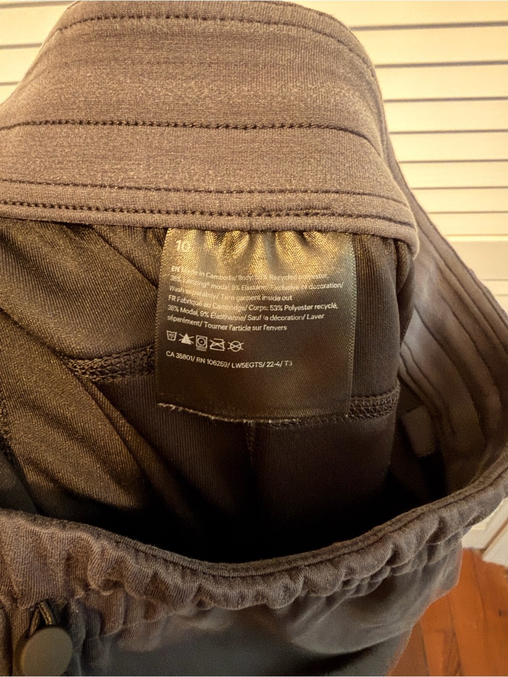 lululemon athletica Black Cropped Half-Zip & Wide-Leg Pants Set— Softstreme - Picture 12 of 13